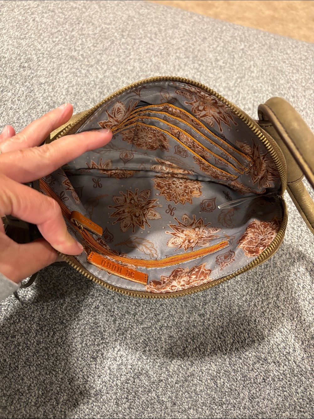 HOBO wristlet - Picture 5 of 11